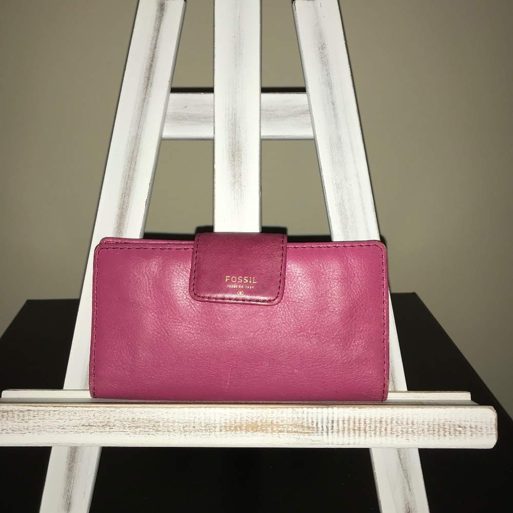 Fossil Clutch